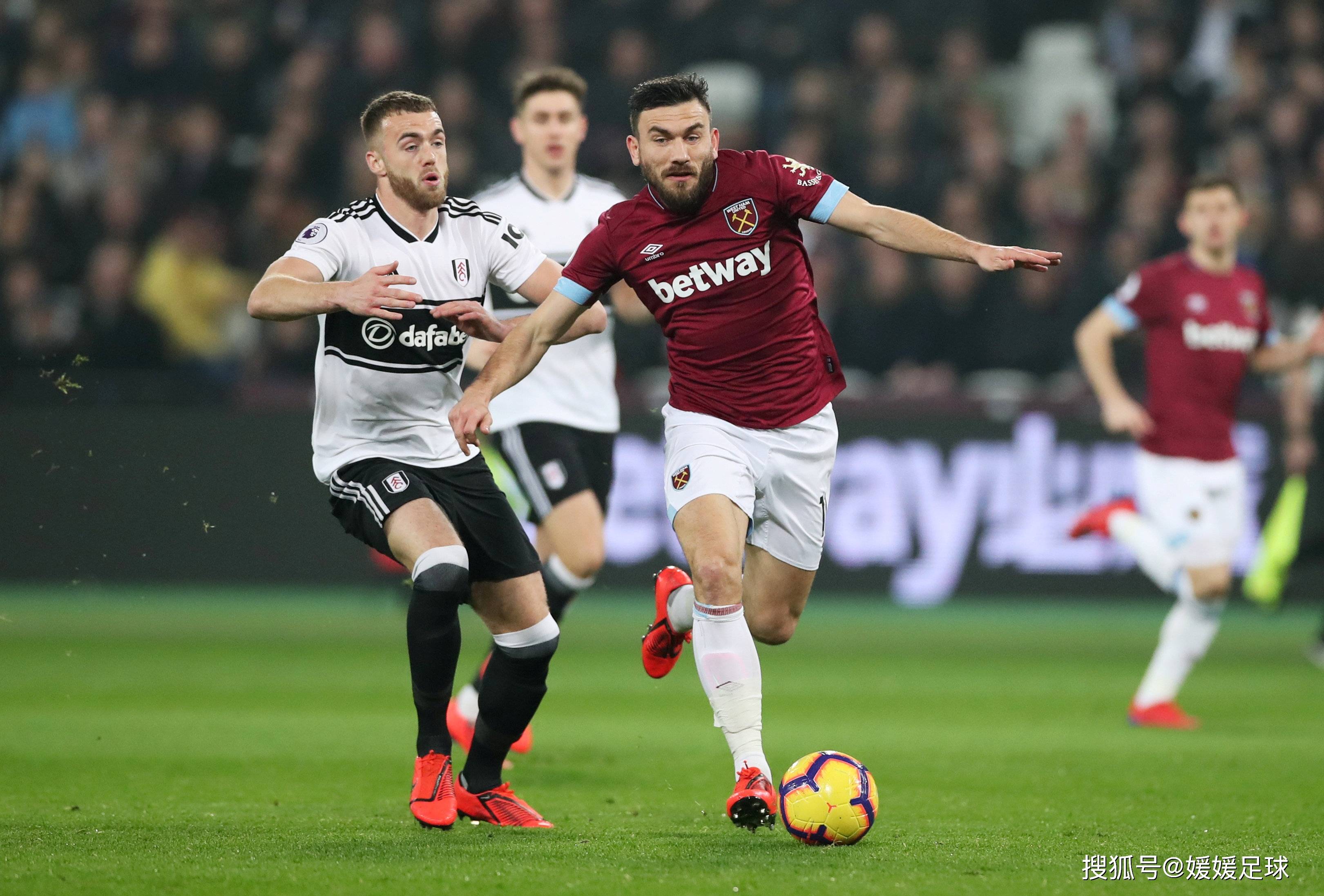 西汉姆联对冲切尔西，伦敦德比备受期待